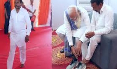 जानें रामपाल कश्यप को, जिनको प्रधानमंत्री ने पहनाए जूते