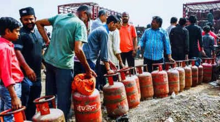 PNG कनेक्शन वालों को LPG सिलेंडर नहीं मिलेगा, सरकार ने बदला नियम