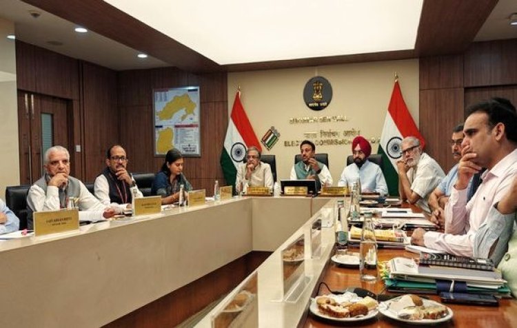 लोकसभा चुनाव की तैयारियां तेज, चुनाव आयोग ने राज्यों के साथ की अहम बैठक