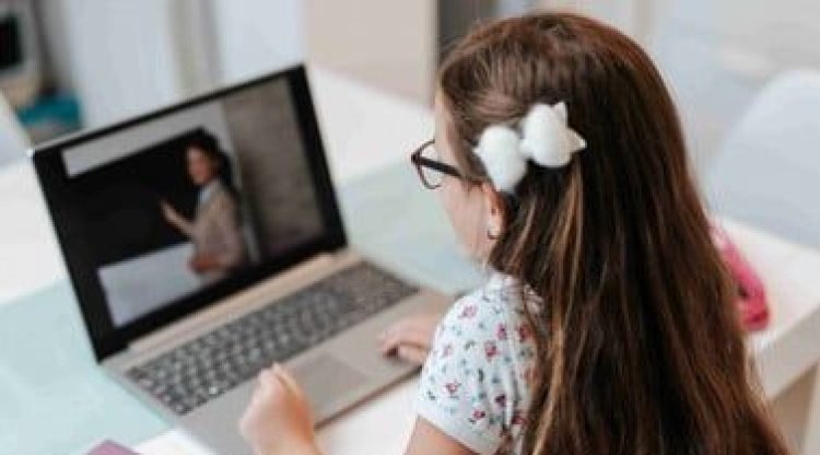 Work From Home और स्क्रीन टाइम से बिगड़ रही लाइफस्टाइल, युवाओं में बढ़ रही नई हेल्थ समस्याएं
