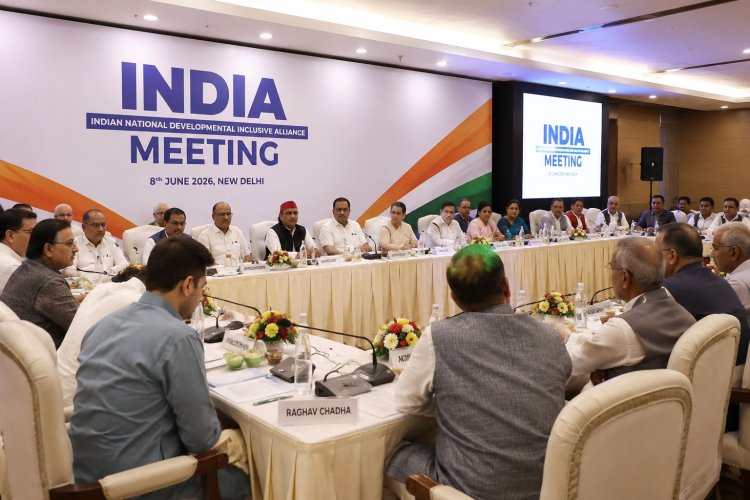 इंडिया गठबंधन बैठक में कॉकरोच पार्टी जिक्र