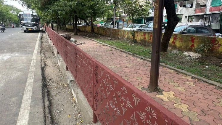 फुटपाथ बना लेकिन रास्ता गायब