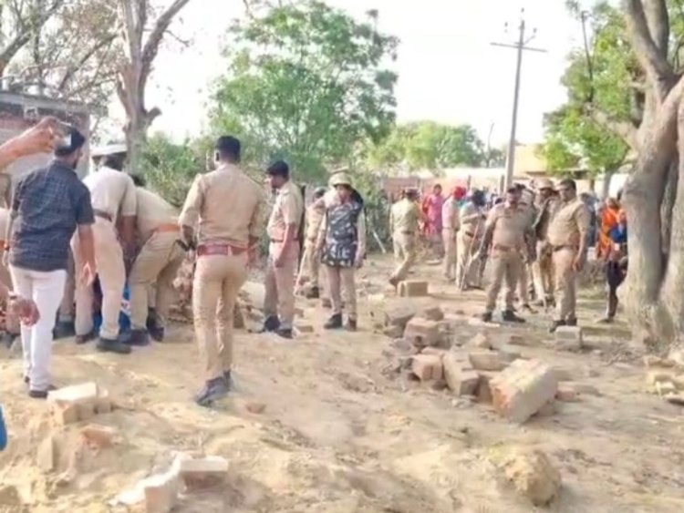 अंबेडकर प्रतिमा विवाद में पुलिस पर पथराव
