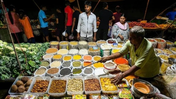 10 साल में आधी हुई ₹100 की ताकत