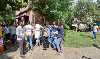 पटना में BJP-कांग्रेस भिड़े! लाठी-डंडे चले, कई घायल