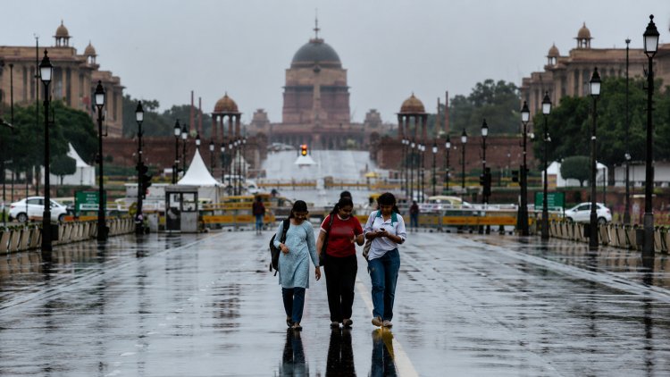 दिल्ली में मानसून की धमाकेदार दस्तक, पांच दिन की देरी के बाद बदला मौसम का मिजाज