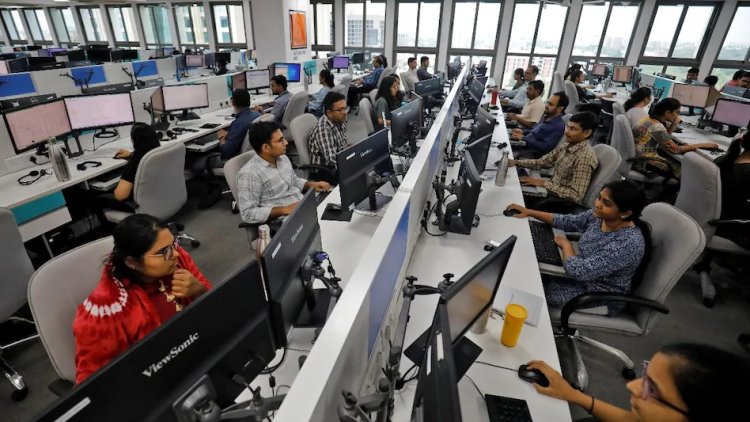 अमेरिका का बड़ा झटका! भारतीय पेशेवरों की बढ़ी टेंशन