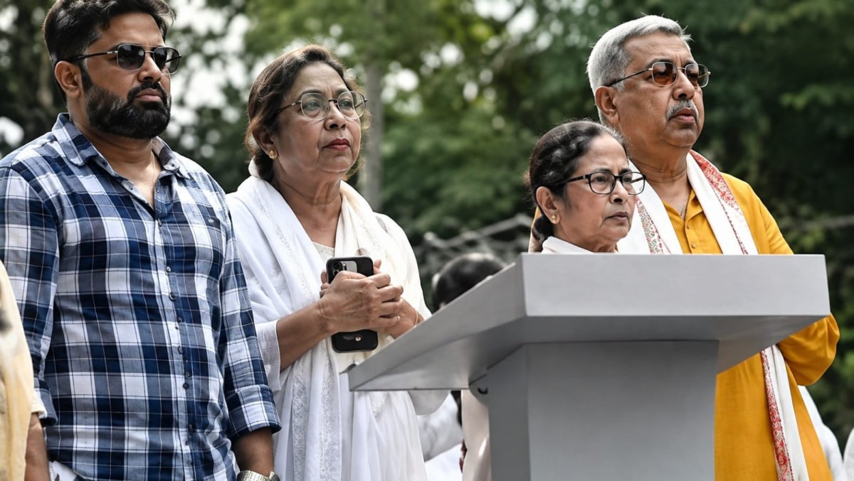 ममता बनर्जी को एक और बड़ा झटका!