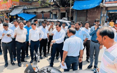 विरासत गलियारा का बंद काम देख कमिश्नर नाराज:PWD के अधिकारियों को फटकार लगाई; पूछा- सबकुछ ठीक है तो काम क्यों नहीं हो रहा?
