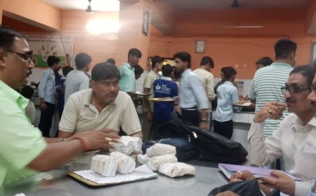 दो छात्रों की मौत के बाद खाद्य जांच पर सवाल:विद्यालय की रसोई से लिए छह नमूने लखनऊ की लैब में जमा नहीं हुए