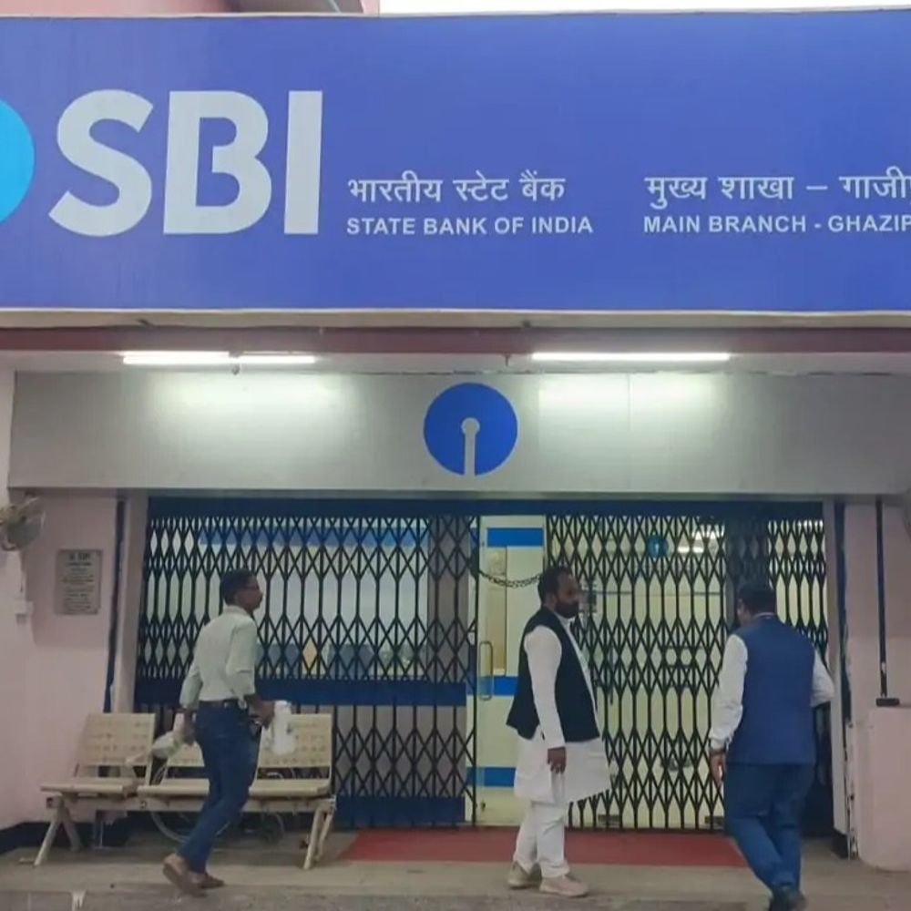 गाजीपुर में हड़ताल से पहले रविवार को खुले बैंक:28 से 30 सितंबर तक 3 दिन की हड़ताल, आज निपटा लें जरूरी काम