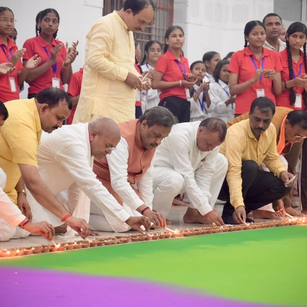 विधायक सांसदों की लगेगी क्लास:सेवा संकल्प अभियान की प्रतिदिन फोटो मुख्यालय भेजनी होगी, तावड़े ने माना दीप प्रज्ज्वलन के भव्य आयोजन में चूक हुई