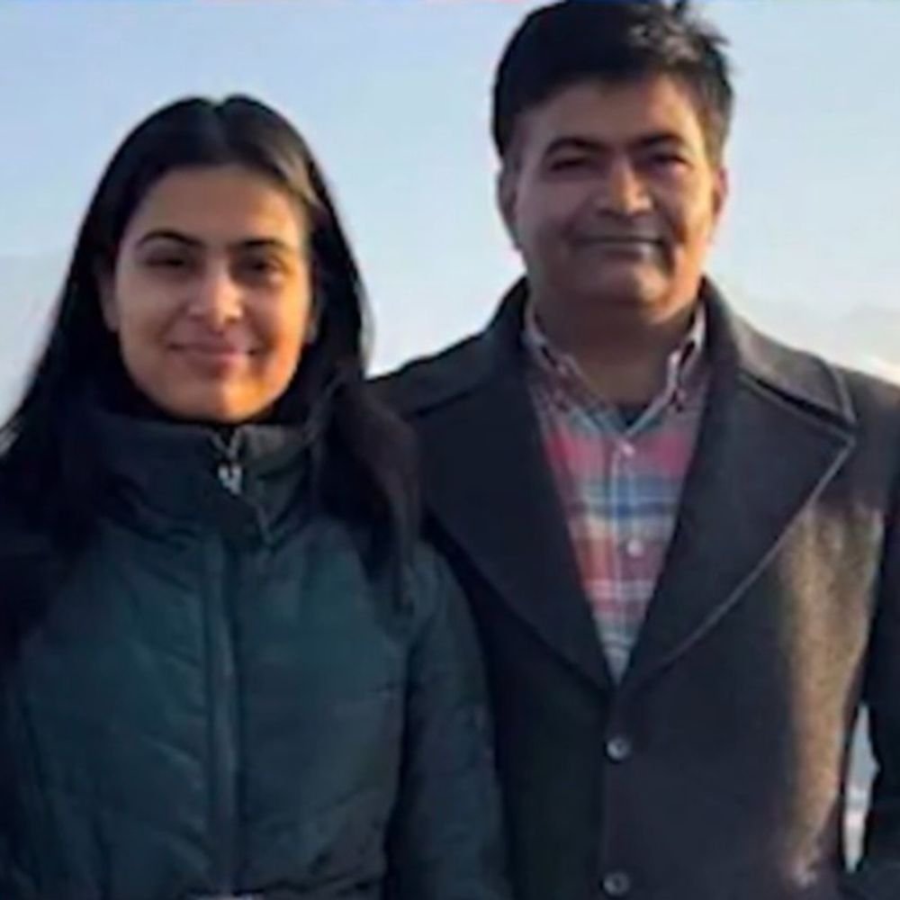 एशियन गेम्स में मनु भाकर का सफर बिना मेडल खत्म:10 मीटर में 5वें स्थान पर रहीं; पिता बोले- 4-5 घंटे करना पड़ा सफर