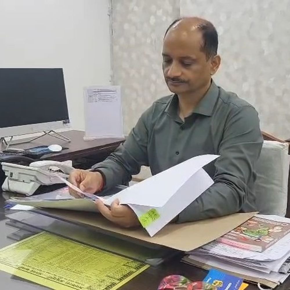 रोडवेज बसों और वाहनों में नहीं ले जा सकेंगे आतिशबाजी:कन्नौज में DM ने जांच करने के अधिकारियों को दिए निर्देश, अवैध परिवहन पर रहेगी नजर