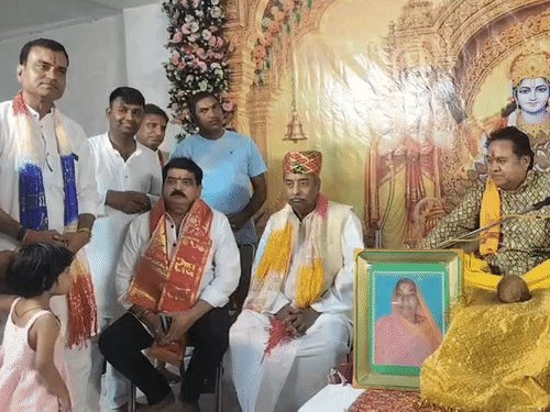 अयोध्या के मानस भवन में गूंज रही श्रीमद्भागवत कथा:जयपुर के भक्त हो रहे आनंद मगन,भाजपा के पूर्व सांसद विनय कटियार भी पहुंचे