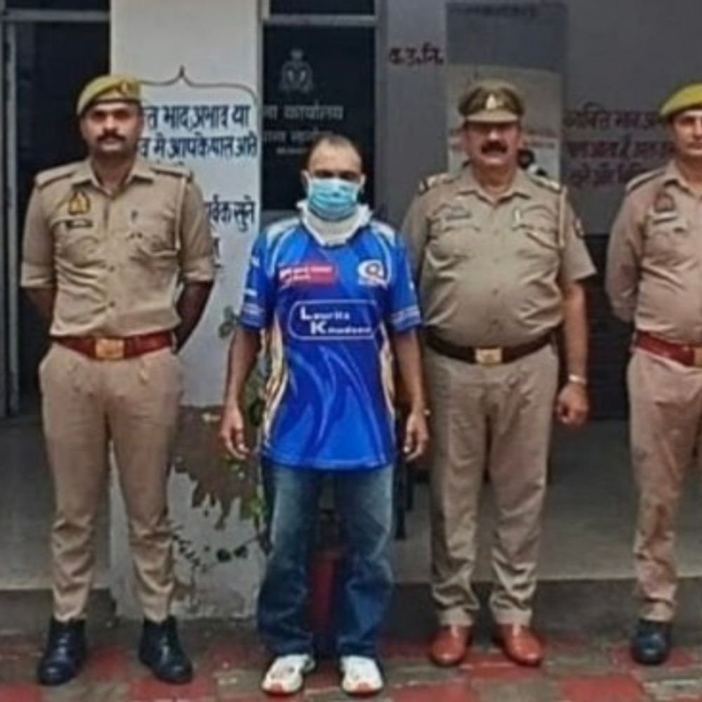 सहारनपुर में उस्तरे से पत्नी की गर्दन काटने वाला गिरफ्तार:वारदात के बाद खुद पर भी किया था हमला, मेडिकल कॉलेज में छिपा मिला