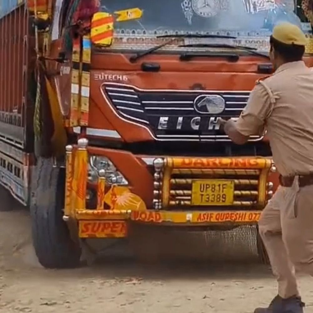 बदायूं में सिपाही को DCM से कुचलने की कोशिश:पुलिस ने जानलेवा हरकत को लापरवाही बताया, ड्राइवर को राहत देने की साजिश