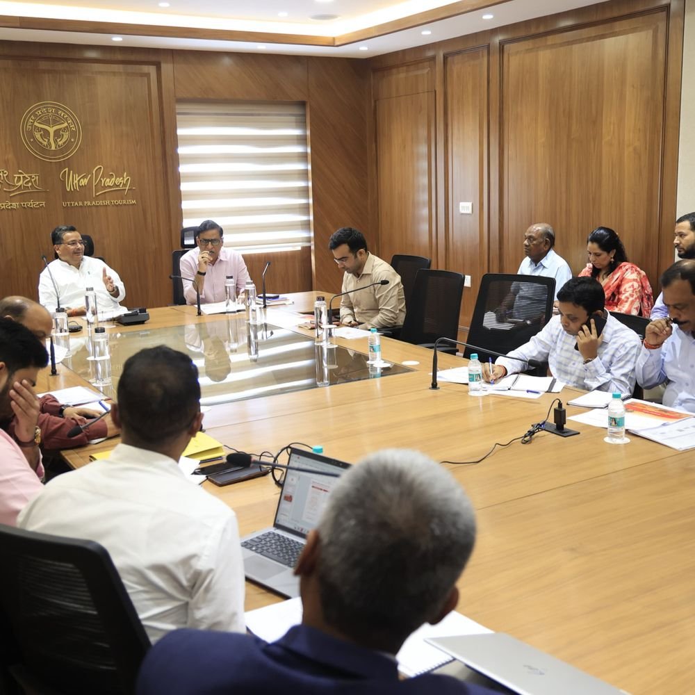 पर्यटन योजनाओं की धीमी प्रगति पर मंत्री नाराज:बोले- जमीन पर दिखें परिणाम, नैमिषारण्य समेत 3 तीर्थस्थलों पर 15 नवंबर तक लगेंगे कैमरे