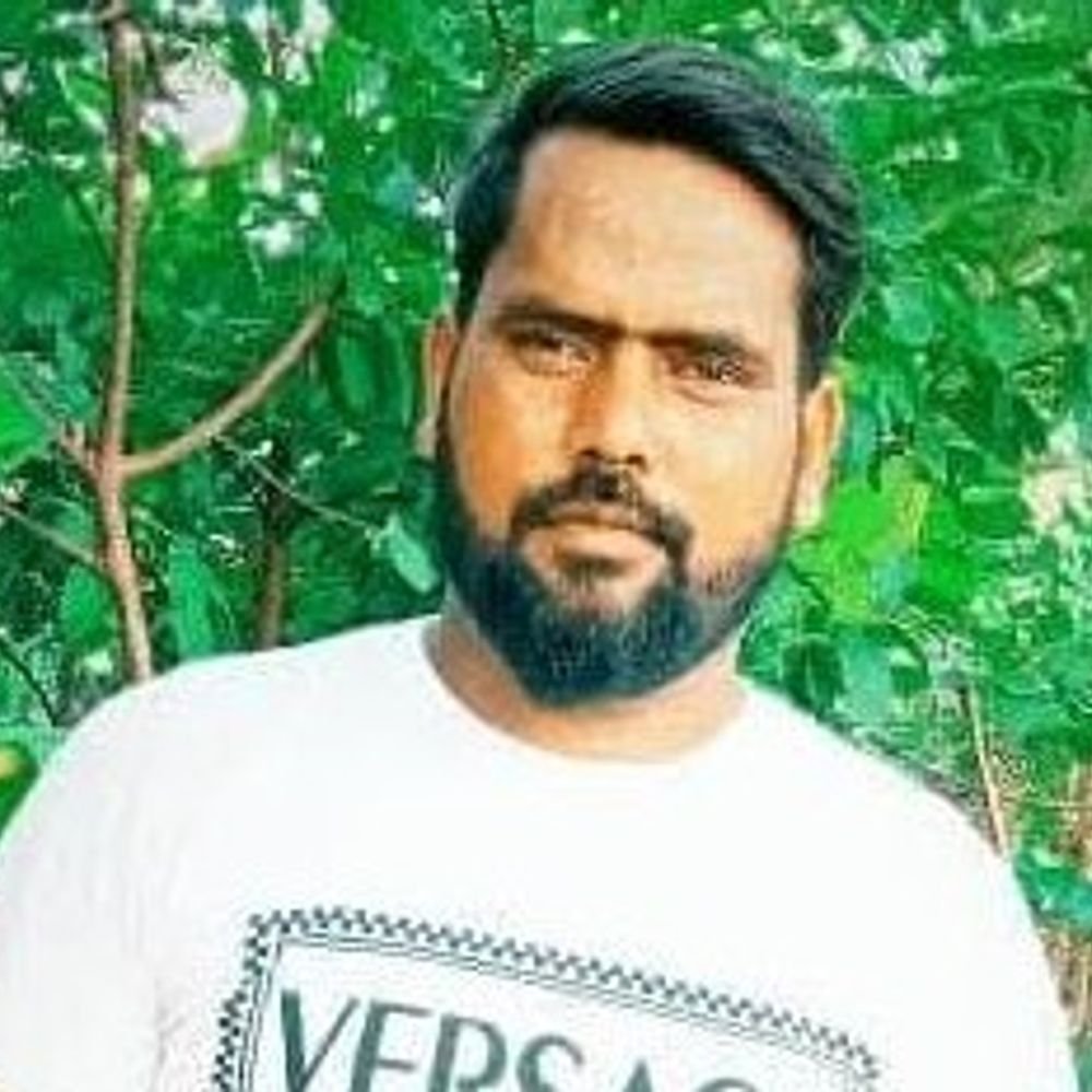 डिजिटल लाइब्रेरी संचालक का शव पेड़ से लटका मिला:जौनपुर में फार्म हाउस की बाउंड्री के पास हुआ हादसा, परिजनों ने प्रेम प्रसंग में हत्या का लगाया आरोप