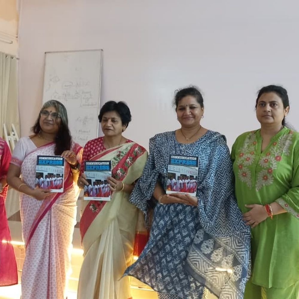 कानपुर में संचार कौशल कार्यशाला:छात्राओं ने साझा किए अनुभव; डॉ सुपर्णा दत्ता की पुस्तकों का विमोचन