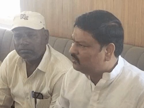 पवन पांडेय के आवास प 2 अक्टूबर से भागवत कथा:8 अक्टूबर को शामिल होंगी सपा सुप्रीमों,अपनी मां की स्मृति में करा रहे आयोजन