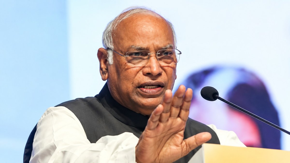 आडवाणी को SIR नोटिस पर खरगे का बड़ा हमला