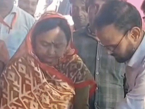 दाऊजी मेले में देर रात तक चला कॉमेडी और डांस:हाथरस में सुनील पाल-अमित महाराणा-अरशद ने लगाए ठहाके, नटराज डांस ग्रुप ने दी प्रस्तुति