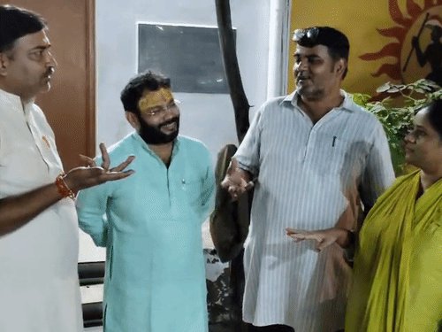 महापौर के बेटों पर पार्षद ने लगाया पीटने का आरोप:पवन गुप्ता ने DCP से शिकायत की, बोले-बंधक बनाकर दबाई गर्दन और मारपीट की