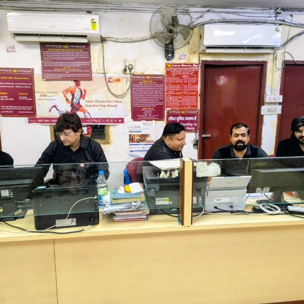 बैंक कर्मियों ने काले कपड़े पहनकर मनाया 'काला दिवस':28 सितंबर से 3 दिन की राष्ट्रव्यापी हड़ताल, मांगें न मानने पर विरोध