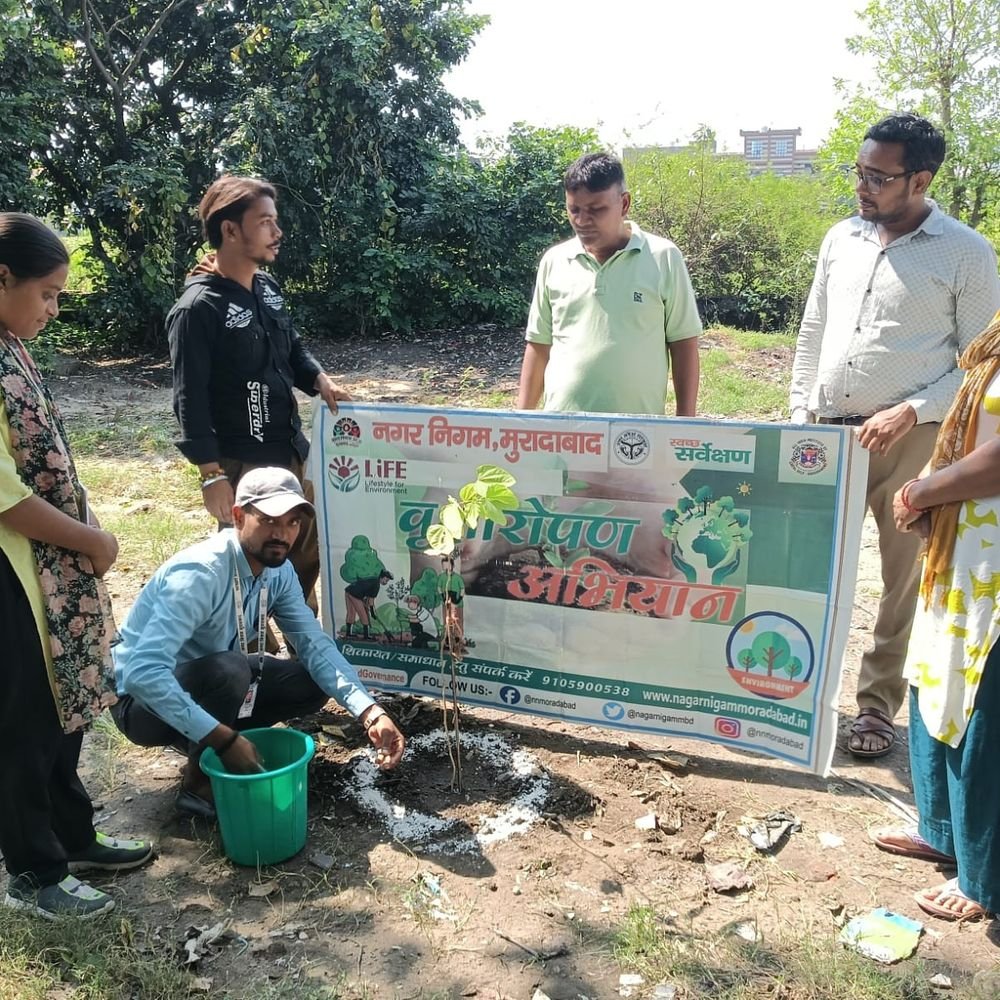 मुरादाबाद में स्वच्छता और पौधारोपण अभियान चला:प्रकृति सेवा समिति ट्रस्ट और नगर निगम ने मिलकर हरियाली का संदेश दिया