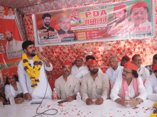 कानपुर में सपा ने किया PDA सम्मेलन:सड़क के गड्ढों का मुद्दा उठा, प्रदेश सचिव बोले- पाल समाज के लोग अखिलेश यादव के साथ