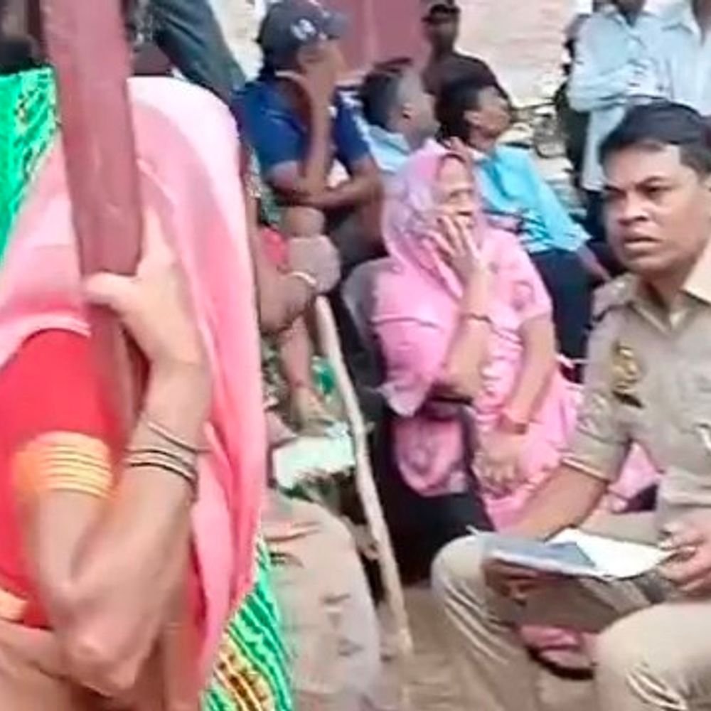 प्रयागराज में जमीन पर अवैध कब्जे को लेकर विवाद:बात करने पहुंचे परिवार को गाली-गलौज और जान से मारने की धमकी, पुलिस से गुहार