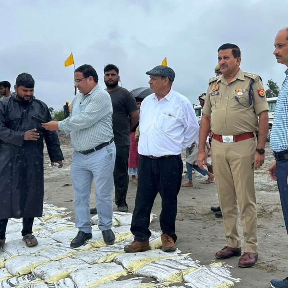 बारिश के बीच गणेश प्रतिमाओं की विसर्जन यात्रा:घोड़ा, ऊंट और नंदी पर बैठे शिव-पार्वती बने आकर्षण, भीगते हुए थिरकते रहे भक्त