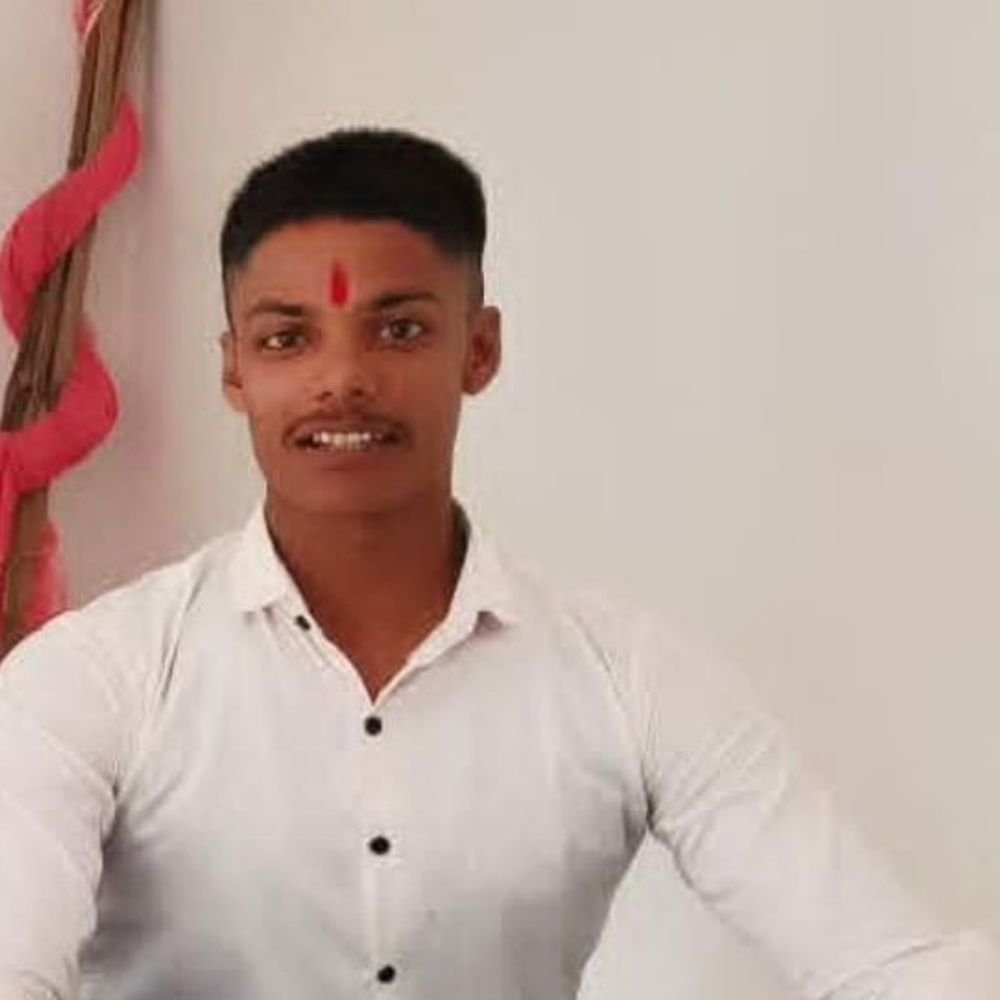 डेयरी-फार्म पर काम कर रहे युवक को लगा करंट, मौत:देवरिया में गंभीर हालत में मेडिकल कॉलेज ले गए परिजन, डॉक्टरों ने मृत घोषित किया