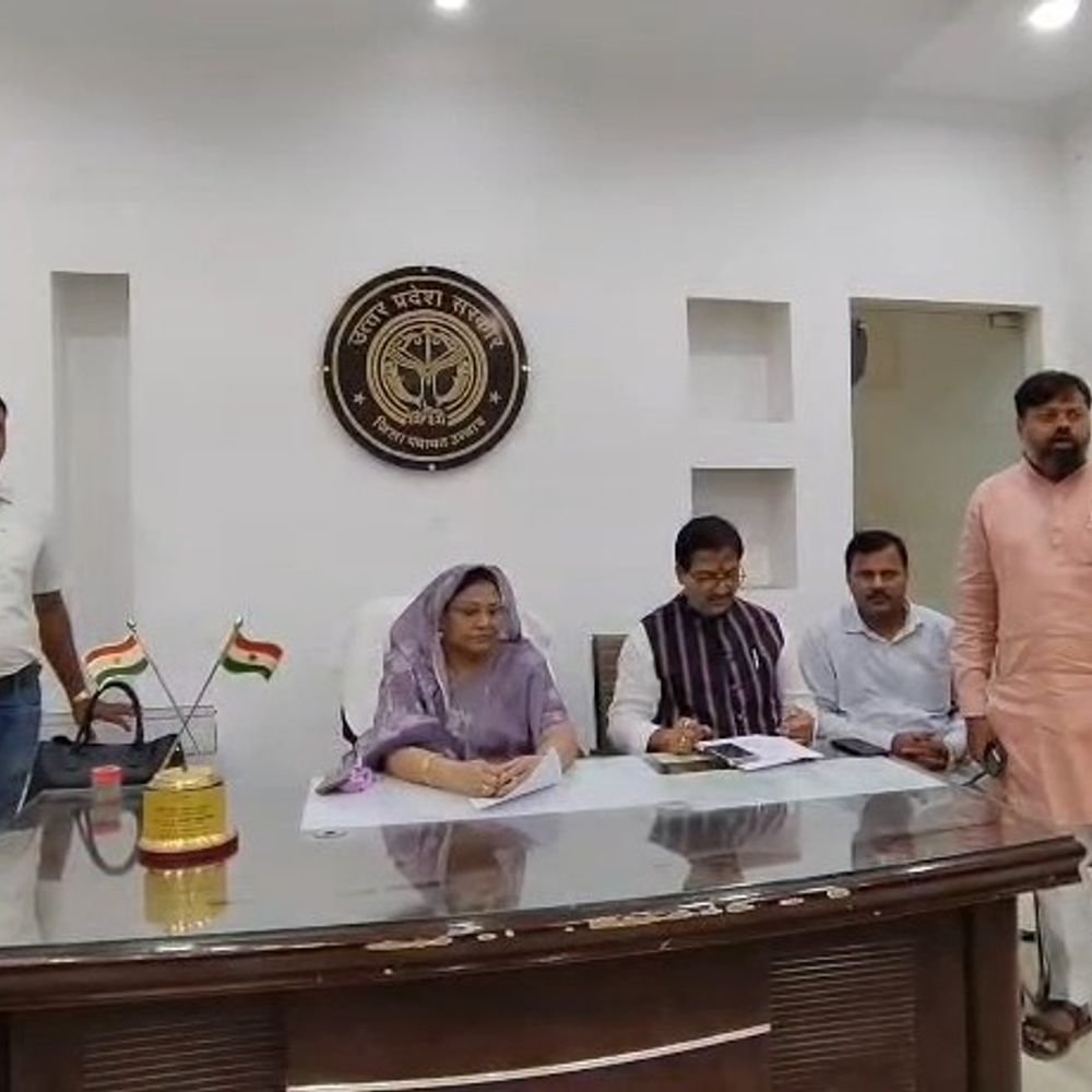 चुनावी हार का ठीकरा संवैधानिक संस्थाओं पर फोड़ रही कांग्रेस:उन्नाव में जिला पंचायत अध्यक्ष बोलीं- SIR और फॉर्म-6 पर चुनाव आयोग स्थिति साफ कर चुका है