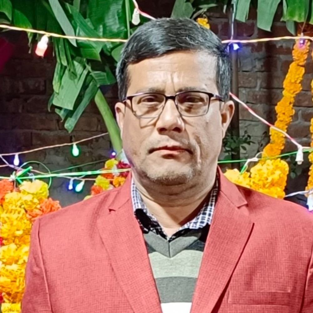 क्लीनिक बंद कर घर लौट रहे डॉक्टर की मौत:बारिश में सामने से आ रहे वाहन ने मारी टक्कर, बेटा घायल; पुलिस जांच में जुटी
