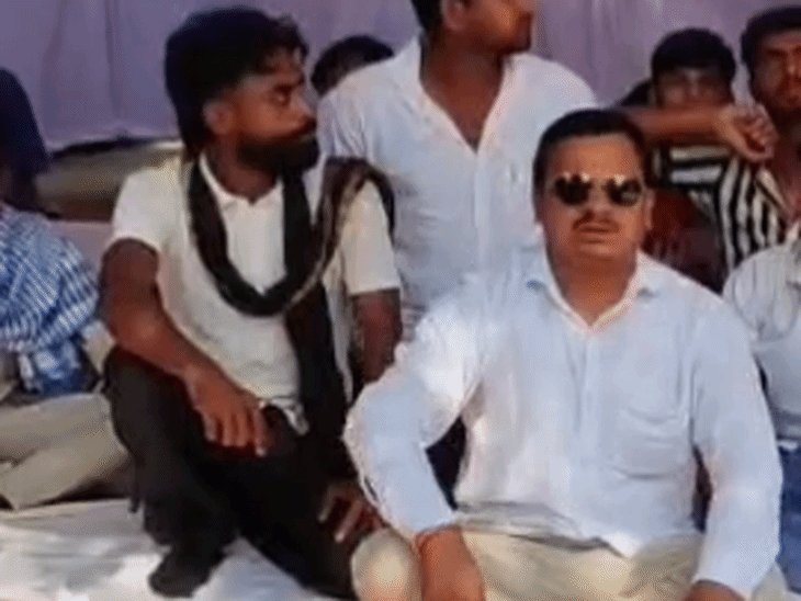 सभासदों ने पालिका की प्रतीकात्मक अर्थी निकाली, VIDEO:भ्रष्टाचार और कार्यप्रणाली के विरोध में प्रदर्शन, अनिश्चितकालीन धरने की चेतावनी