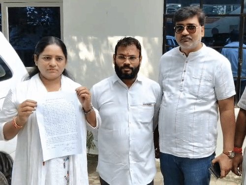 सदन में महिला पार्षद के साथ धक्का-मुक्की, तहरीर दी:लक्ष्मी कोरी बोलीं- कार्रवाई न हुई तो दलित समाज माफ नहीं करेगा