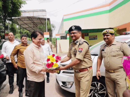 जेल की बेकरी यूनिट से बाजार पहुंचेगा बंदियों का हुनर:सांसद निधि से हुई स्थापना, अब ब्रेड के साथ बिस्कुट, केक जैसे उत्पाद होंगे तैयार