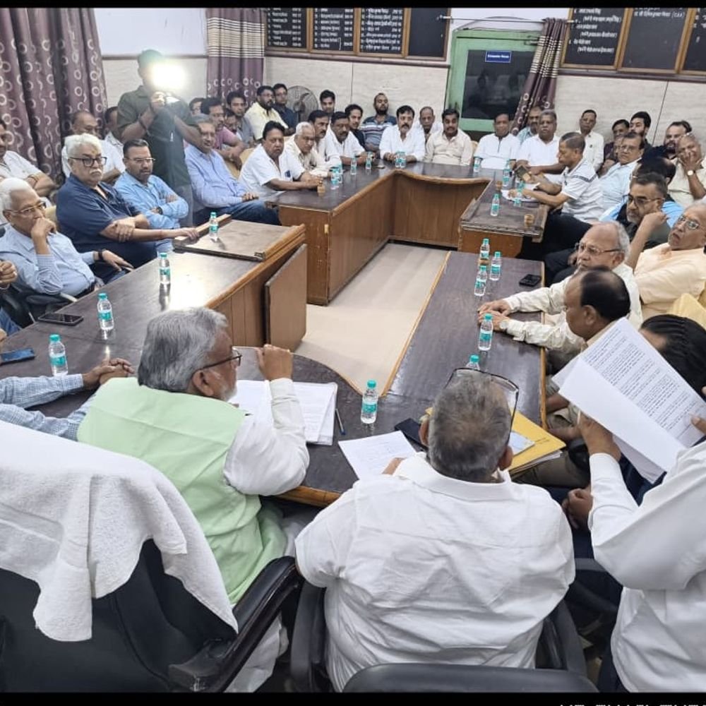 हापुड़ कमोडिटी की आमसभा में चारों निदेशक फिर चुने गए:ललित अग्रवाल लगातार 7वीं बार चेयरमैन बने, सुरेश जिंदल MD नियुक्त