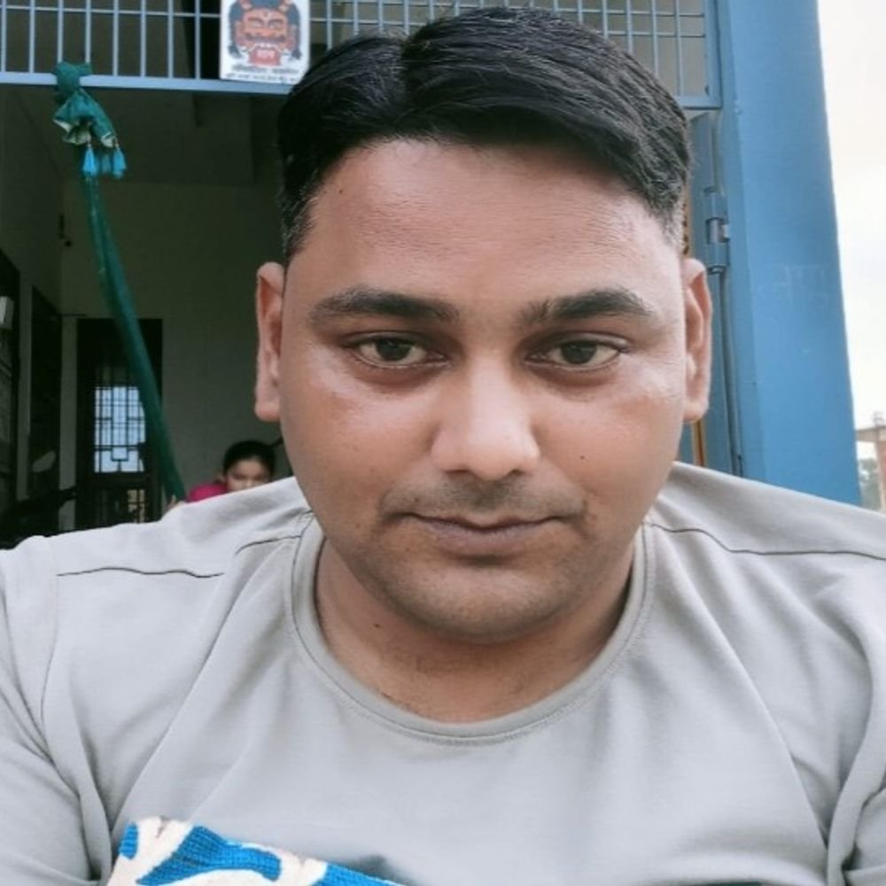 पाकिस्तानी नंबर से नेत्र परीक्षण अधिकारी को कॉल:लोन के नाम पर मांगे 1000 रुपए, कॉल नहीं उठी तो पत्नी को भेजा मैसेज