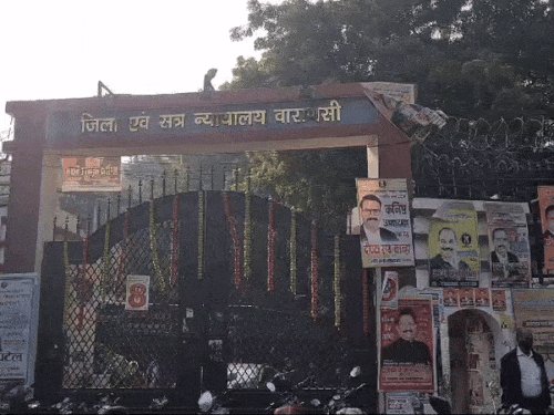 वाराणसी में दलित युवती से दुष्कर्म-गर्भपात के आरोपी को जमानत:ब्याज पर युवती से लिए थे 50 हजार, होटल बुलाकर बनाए संबंध