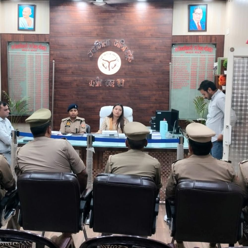 नए डीएम के आते ही अवैध खनन पर कसेगा शिकंजा:रात में बढ़ेगी निगरानी, मीटिंग में हॉट-स्पॉट चिह्नित कर चेकिंग के निर्देश