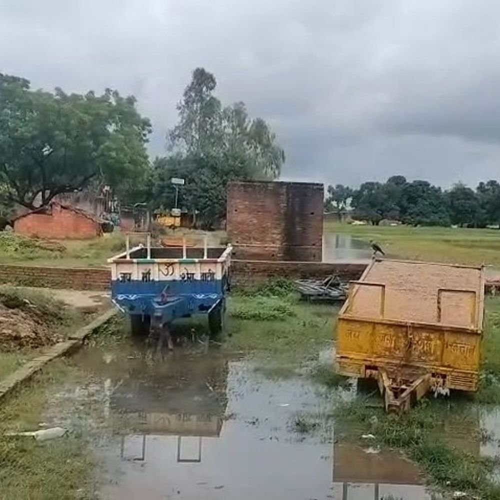 3 दिनों में 2 मीटर बढ़ गया गंगा का जलस्तर:कन्नौज में खतरे के निशान के करीब पहुंचा पानी, ग्रामीणों की फिर बढ़ने लगीं मुसीबतें