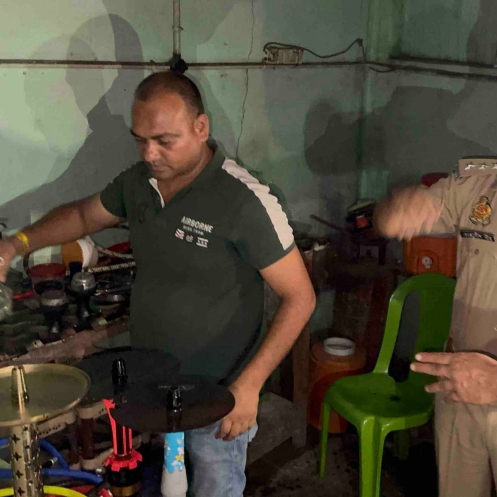 कानपुर में 20 दिन में बना हुक्का बार:संचालक समेत 11 पकड़े गए, 15 हजार किराए पर लिया था कमरा