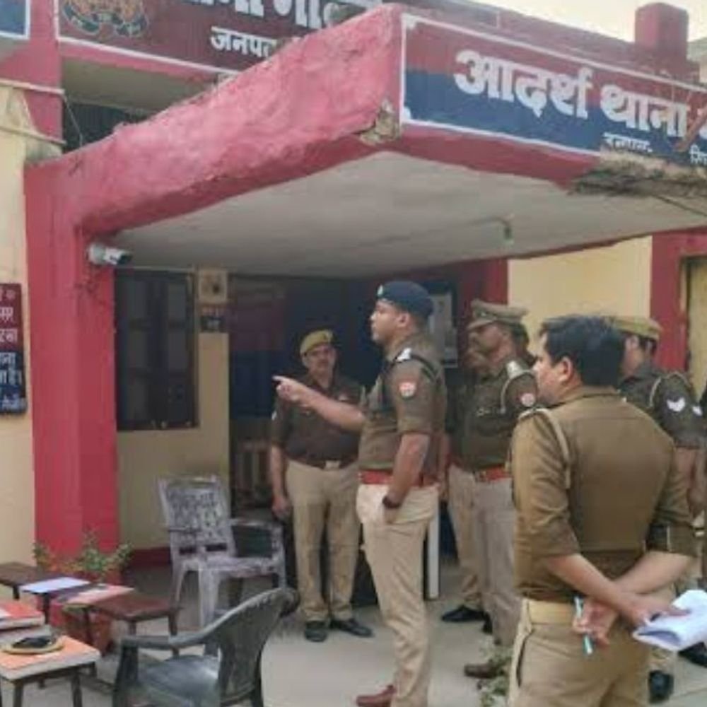 कर्ज का पैसा मांगने पर युवक और भाई से मारपीट:रास्ता रोककर पीटा, चार लोगों पर केस दर्ज कर जांच शुरू