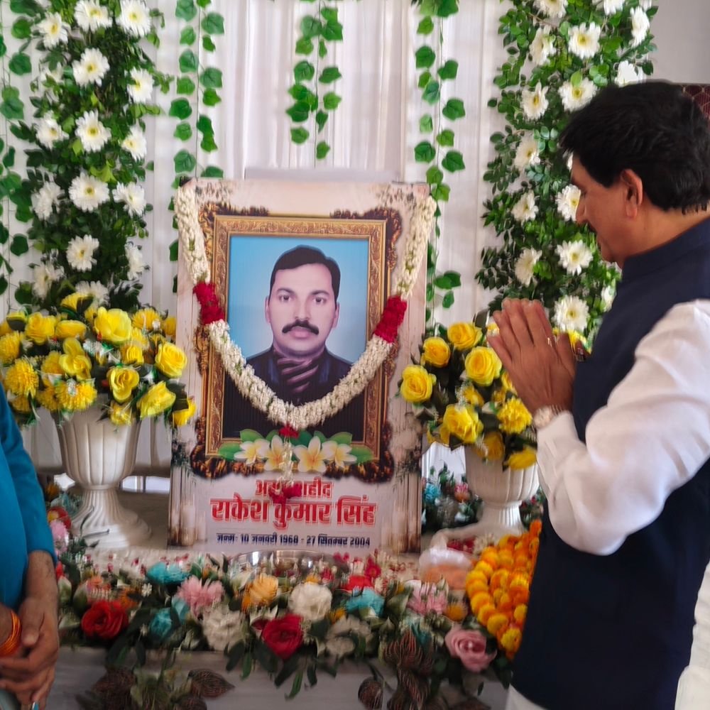 शहीद राकेश सिंह का 22वां शहादत दिवस मना:जौनपुर में पूर्व विधायक बोले- शहीद अमर हैं; बेटों ने स्मारक न बनने पर जताई पीड़ा