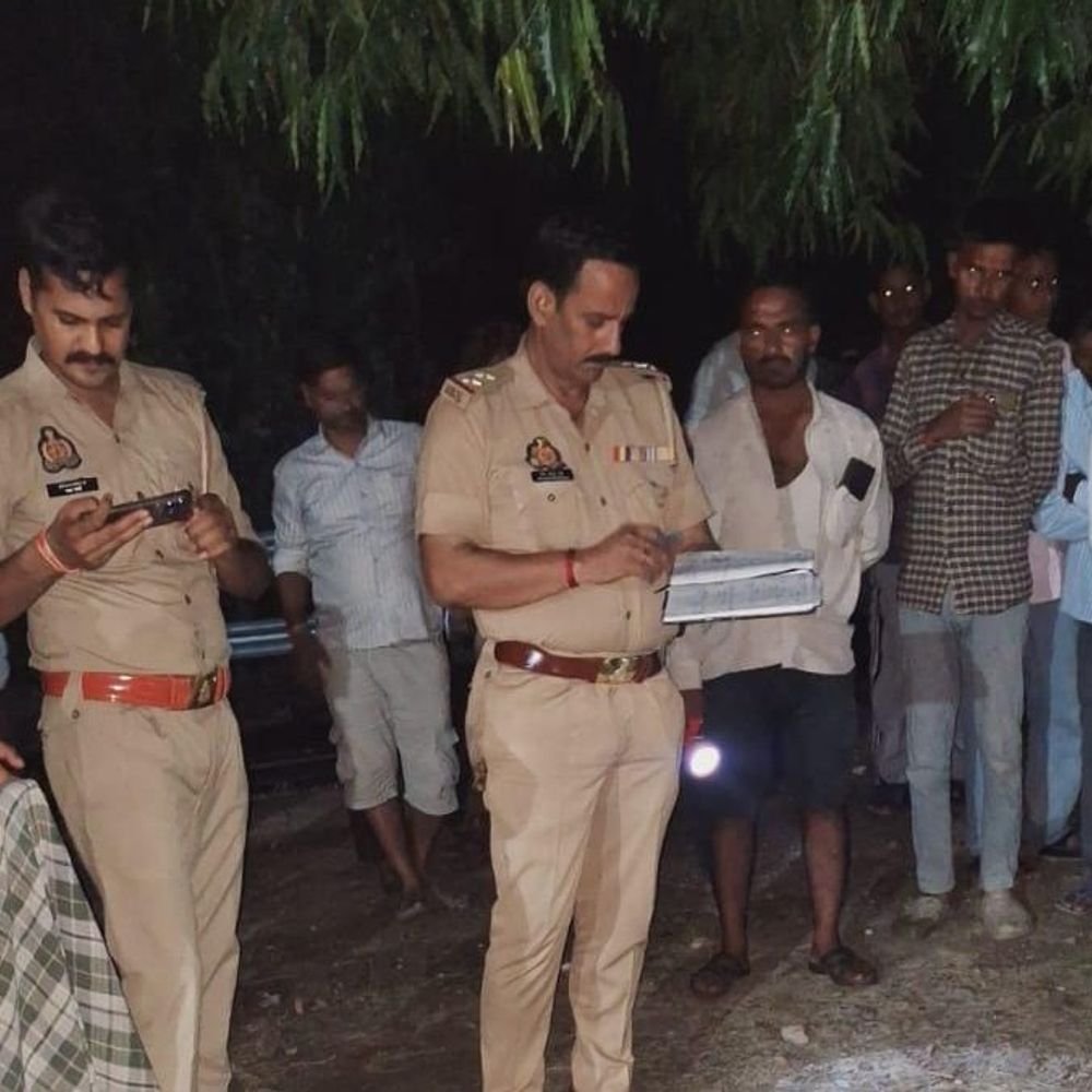 कानपुर-देहात में रेलवेट्रैक पार करते दंपती को ट्रेन ने रौंदा:पति-पत्नी की मौके पर मौत, औरैया जा रहे थे बहन के घर