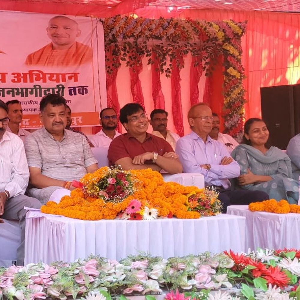 कौड़ीराम में सेवा संकल्प अभियान:टीबी मरीजों को लिया गोद, पौष्टिक आहार वितरित; आशा बहुएं सम्मानित