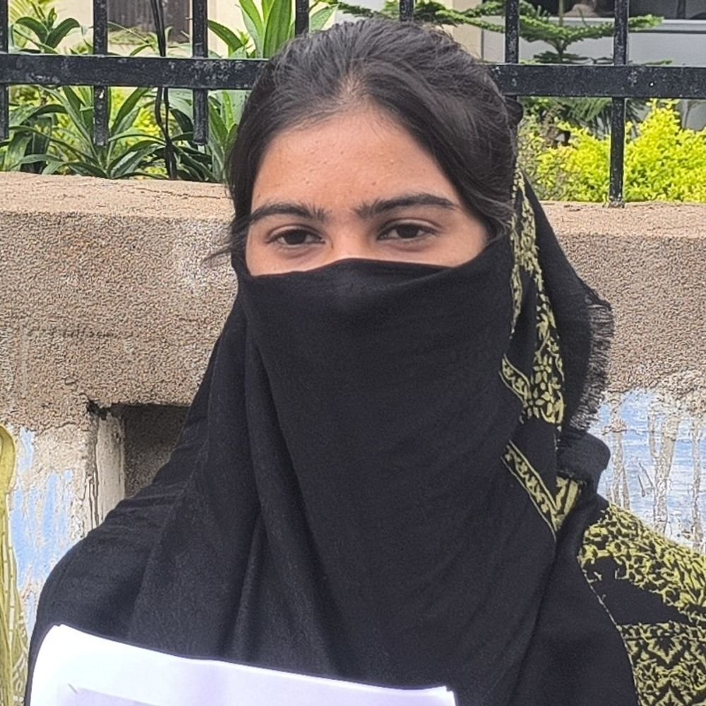 अनाथ महिला से छेड़खानी, घर पर धमकाने का आरोप:भोगांव में युवक पर अभद्रता और धमकी का आरोप, परिवार को जान से मारने की धमकी